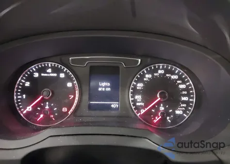 2018 Audi Q3 2.0T Premium/2.0T Sport Premium z USA, uszkodzony, nr VIN WA1ECCFS2JR024525